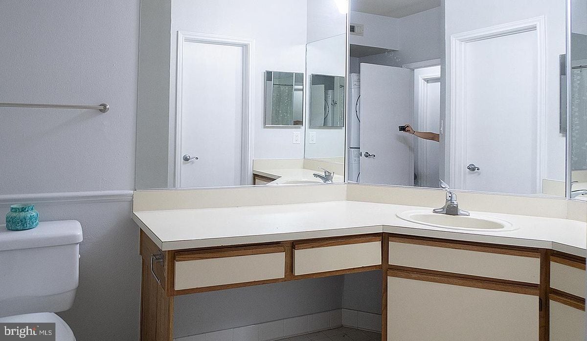 Building Photo - 12156 Penderview Terrace