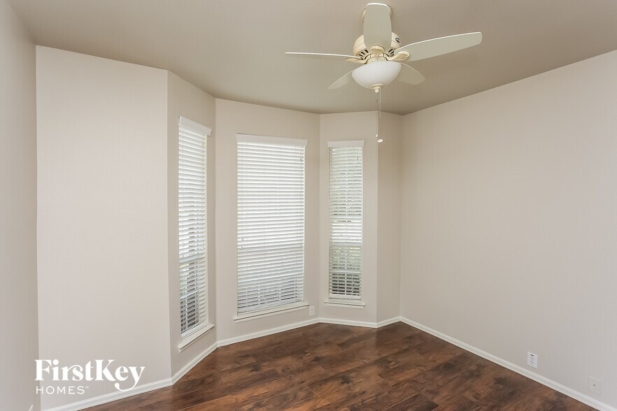 Building Photo - 2744 Cedar Ridge Ln