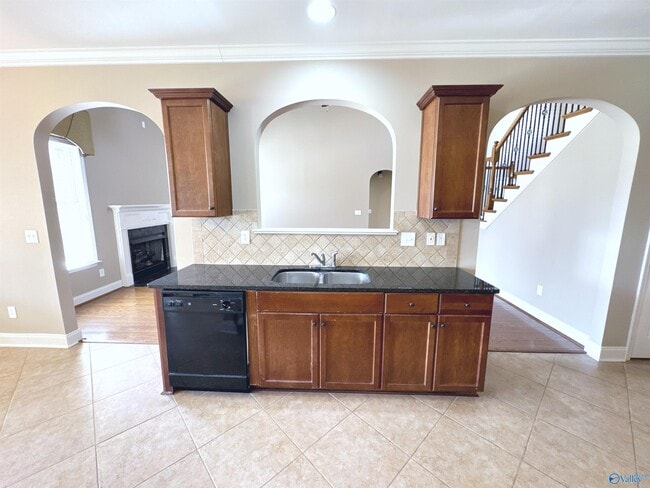 Building Photo - 126 Windridge Way SW