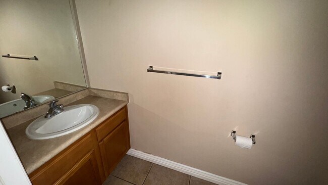 Building Photo - 3 bedroom 2.5 bath In Lehi!
