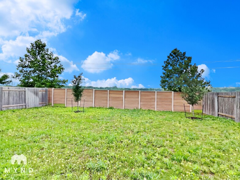 Building Photo - 345 Horsemint Way
