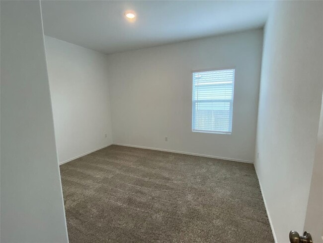 Building Photo - 133 Akela Wy