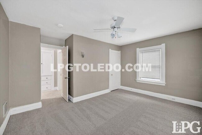 Building Photo - 4120 Parrakeet Ave