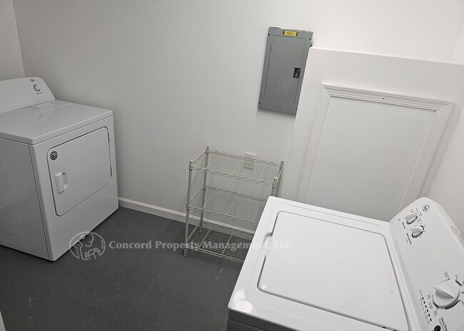 Building Photo - 7607 Meadow Way