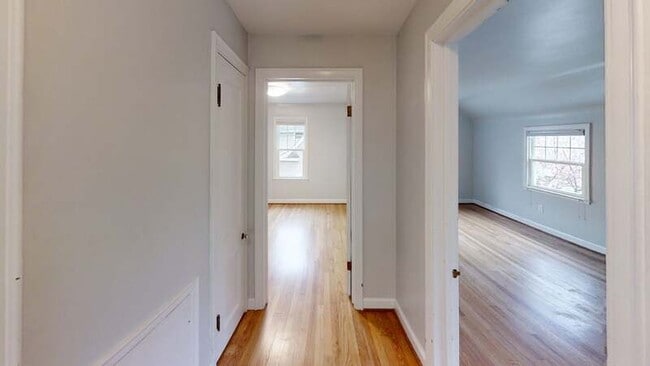 Building Photo - 834 S Main St