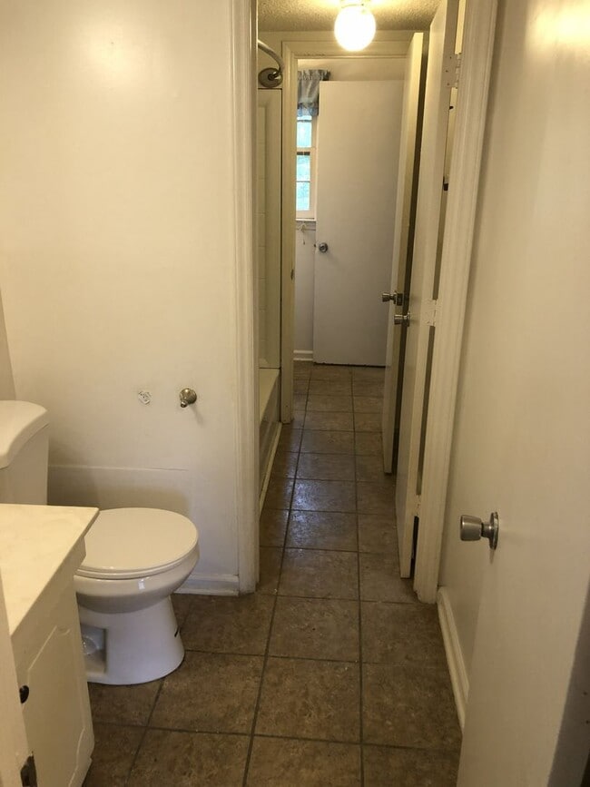 Building Photo - Carriage Hill Apartments