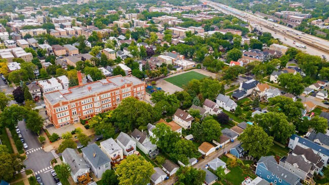 Building Photo - 4149 N Tripp Ave