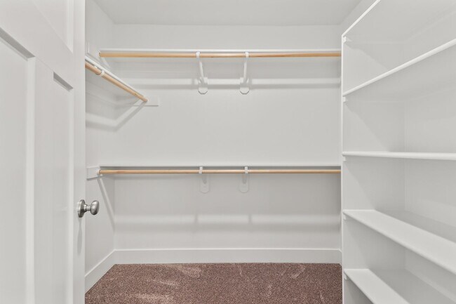 Building Photo - 748 Pinebreak