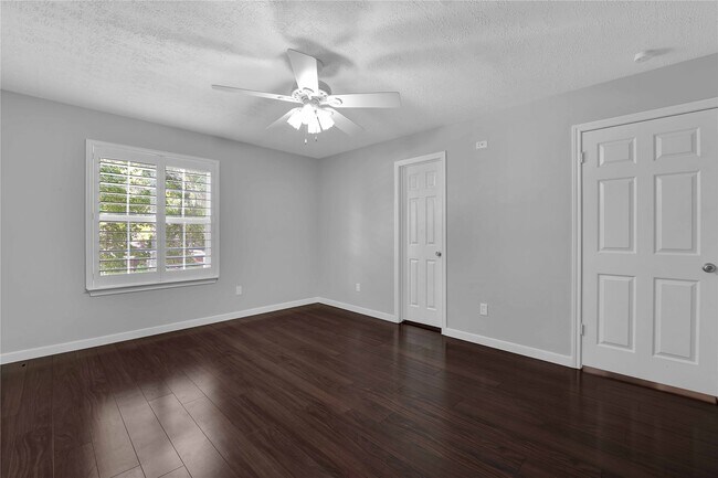 Building Photo - 4422 Brook Shadow Dr