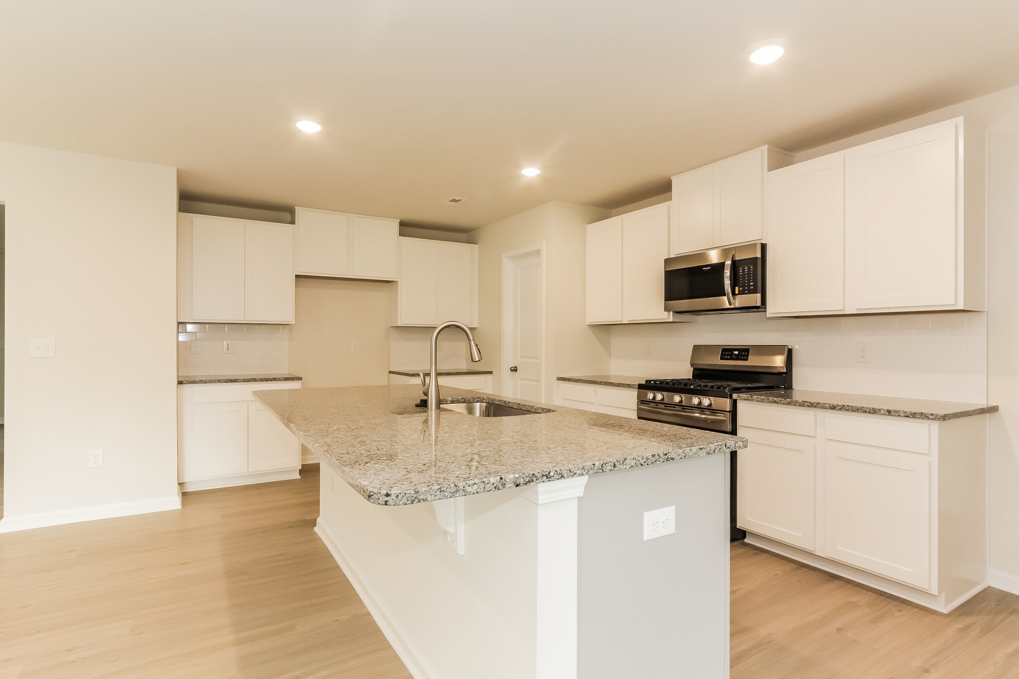 Building Photo - 2801 Oldfield Dr