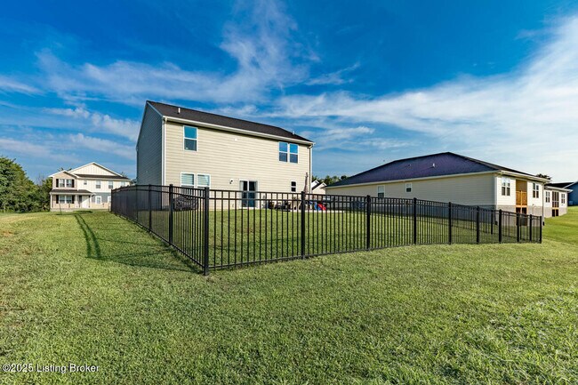 Building Photo - 312 Smt Crk Dr