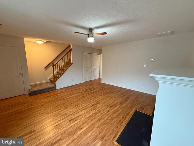 Building Photo - 4345 Normandy Ct