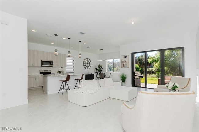 Building Photo - 5868 Agostino Way