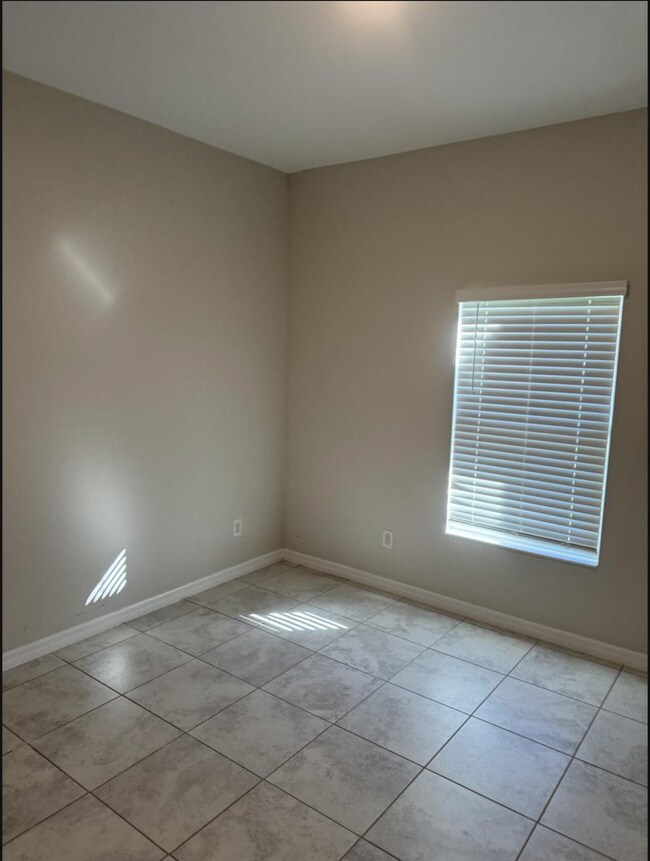 Building Photo - 3 Bedroom 2 Bathroom 2 Car Garage Home For Rent in North Port FL!