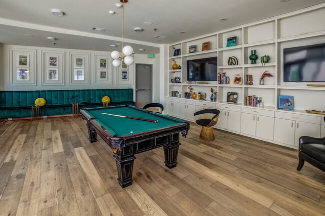 Building Photo - 1301 W Koenig Ln