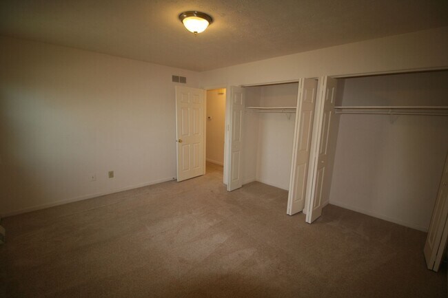 Building Photo - Welcome to East Hills      260218