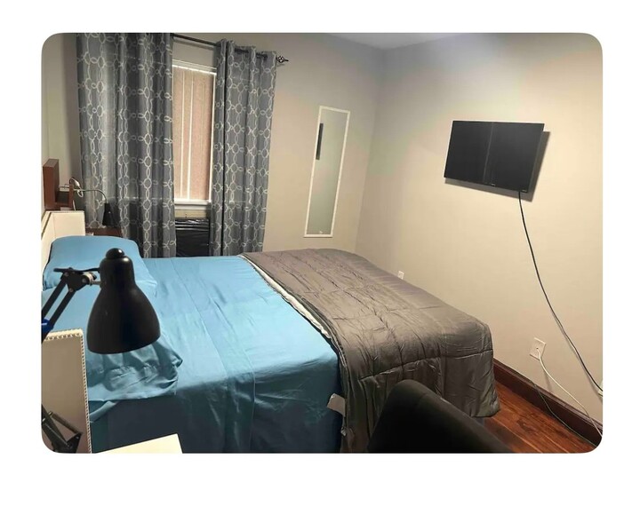 Building Photo - 305 Mt Eden Pkwy