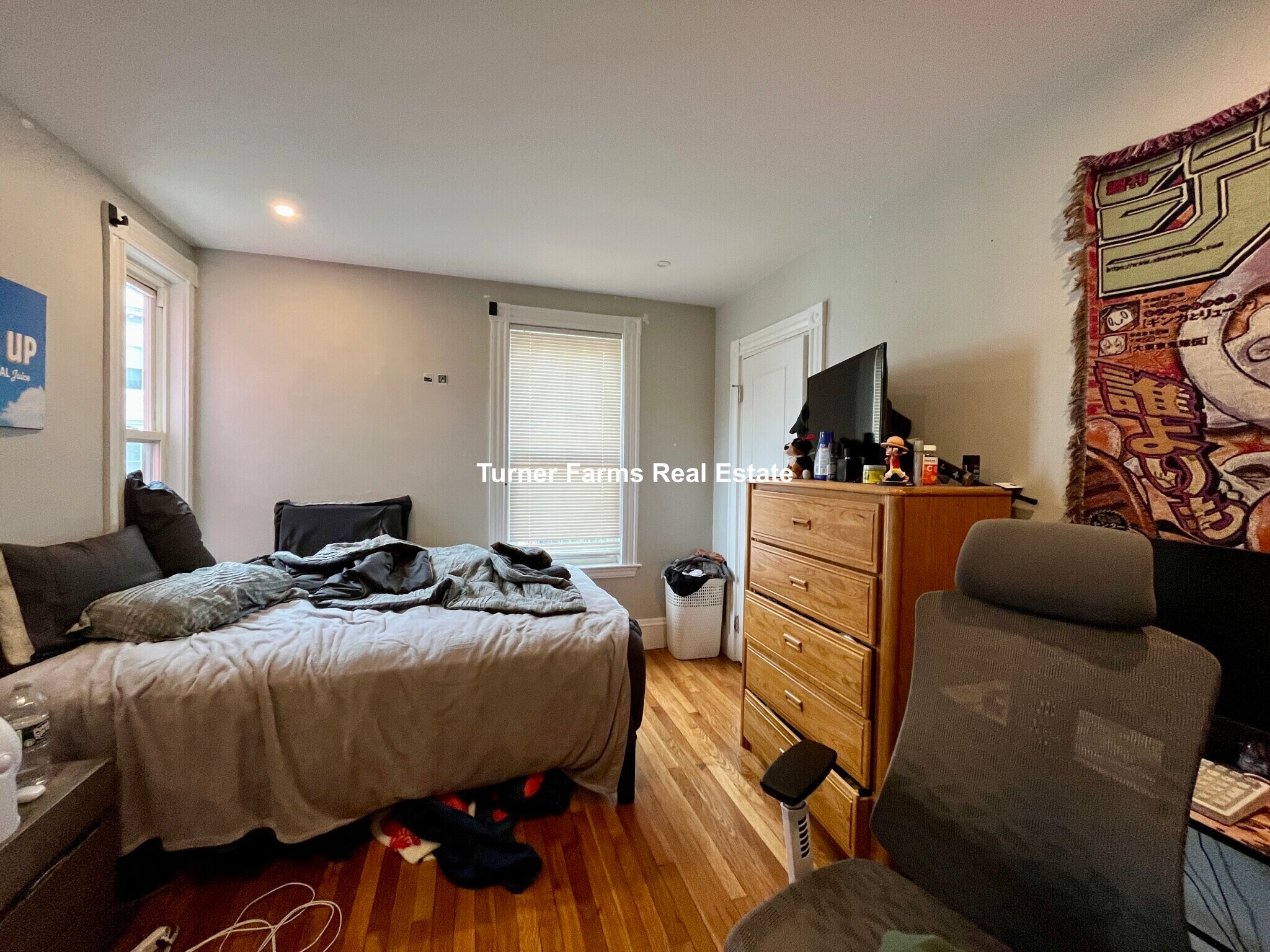 Building Photo - 24 Pond St