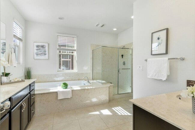 Building Photo - 3069 Vittoria Loop