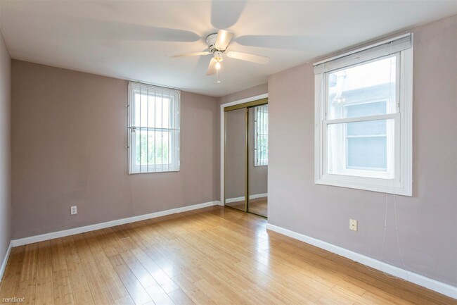 Building Photo - 4 br, 2 bath Triplex - 1745 WILLINGTON ST ...