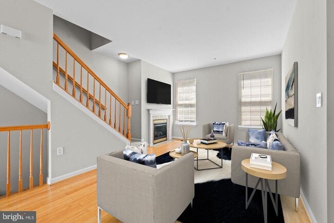 Building Photo - 519 Ensemble Ct