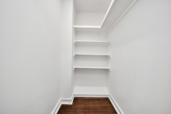 Building Photo - Luxury Living Meets Modern Elegance in the Heart of Houston