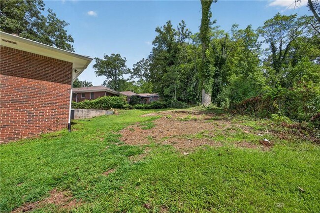 Building Photo - 700 Ferris St SW