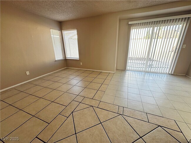 Building Photo - 6712 Reggie Cir