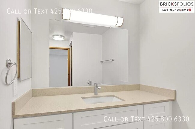 Building Photo - Beautiful Condo For Rent in Kirkland