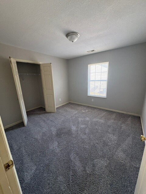 Building Photo - 104 Evergreen Dr