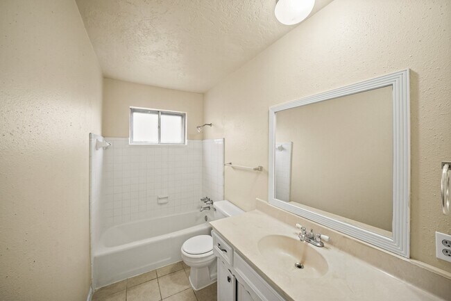 Building Photo - 10534 Huntington View Dr