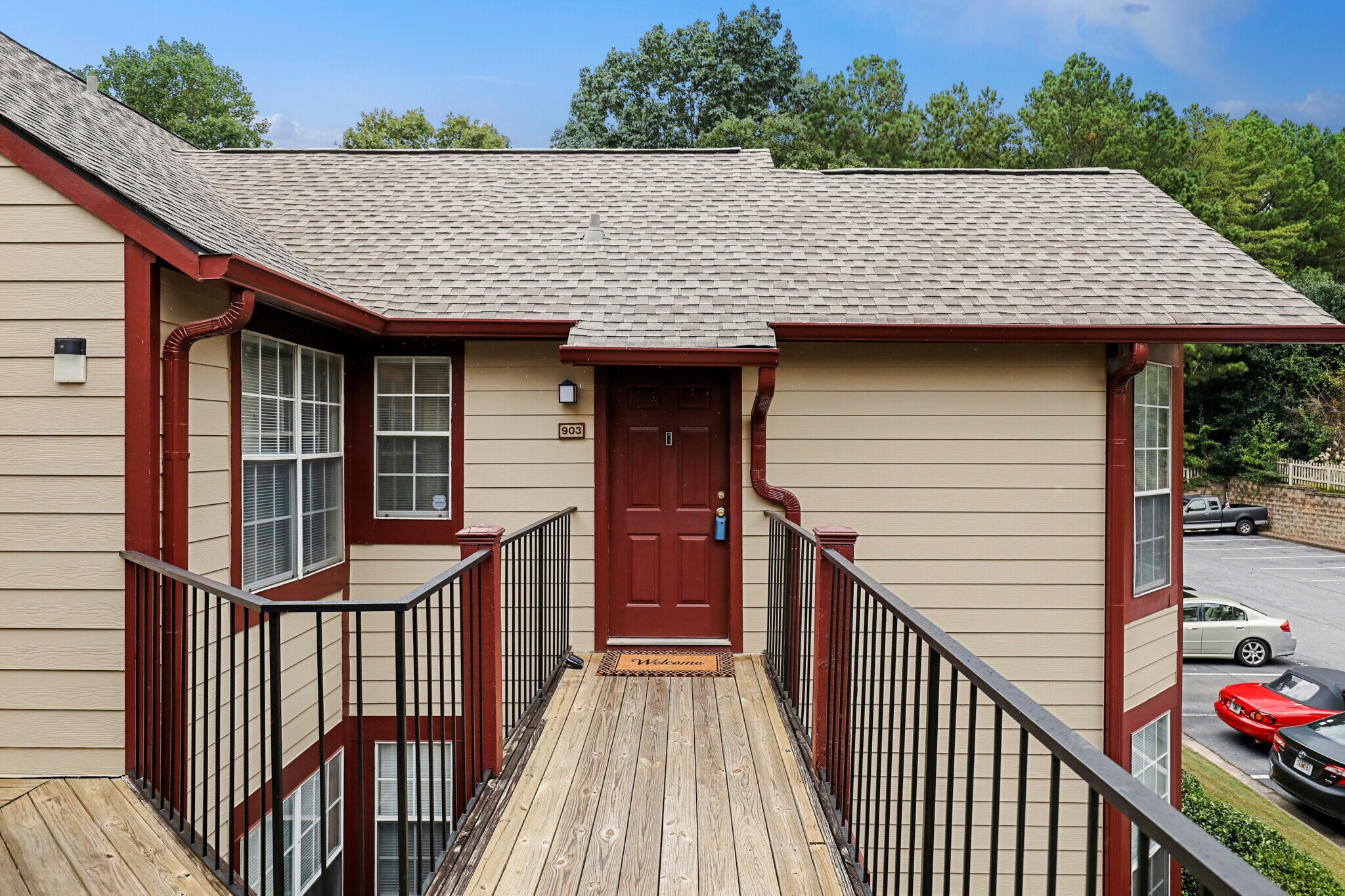 Top floor unit - 903 Wentworth Ct