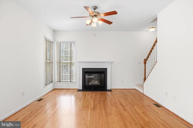 Building Photo - 5 Prescott Ln