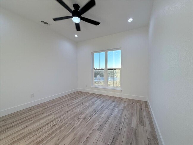 Building Photo - 21000 Nantucket Cove