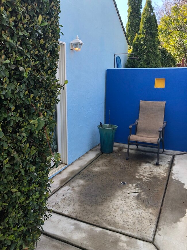 Studio Patio - 1530 7th Ave