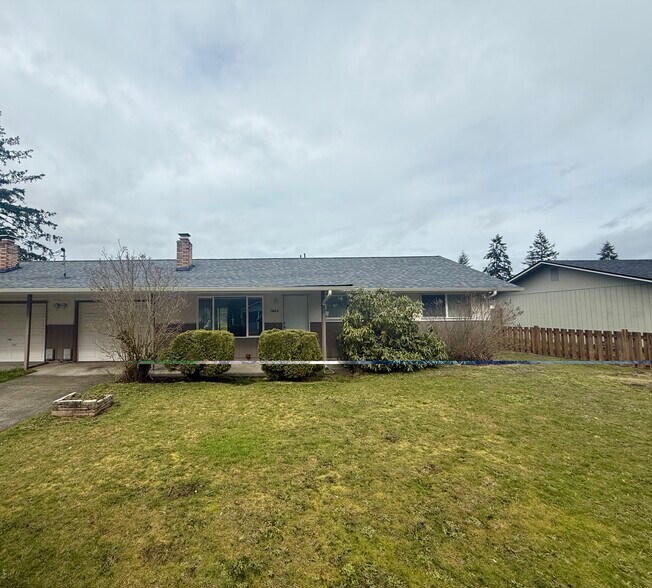 Building Photo - 7806 3rd Ave SE