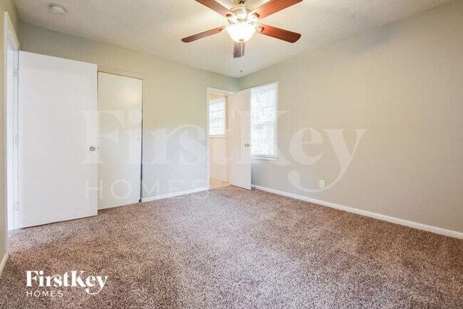 Building Photo - 5674 Sandhurst Dr