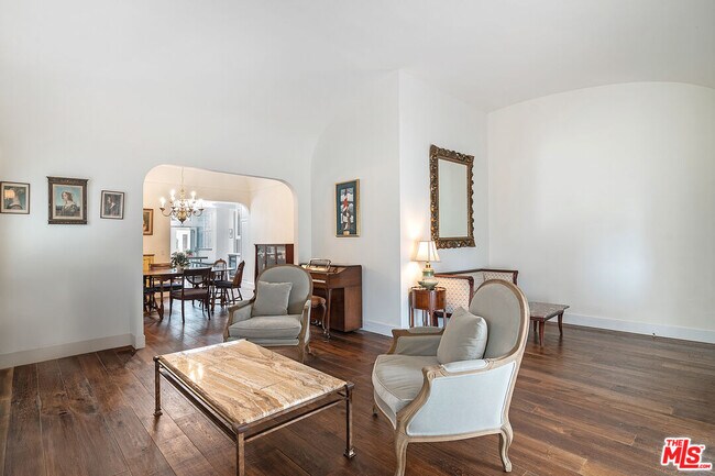 Building Photo - 106 N Citrus Ave