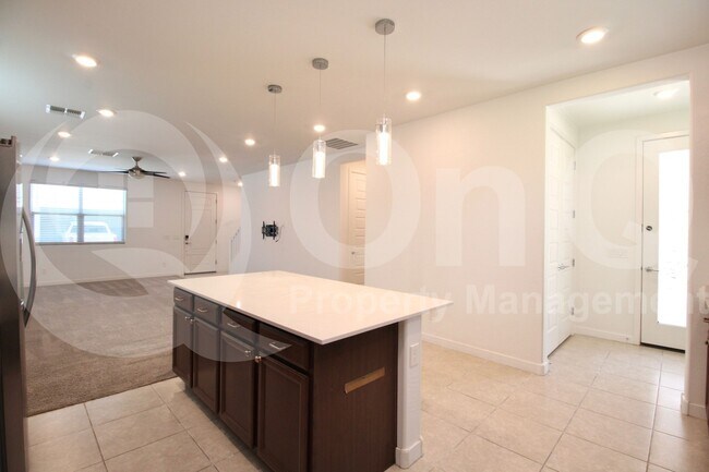 Building Photo - 1158 E Sabino Dr