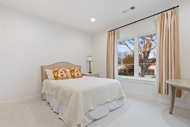 Building Photo - 9847 Mixon Dr