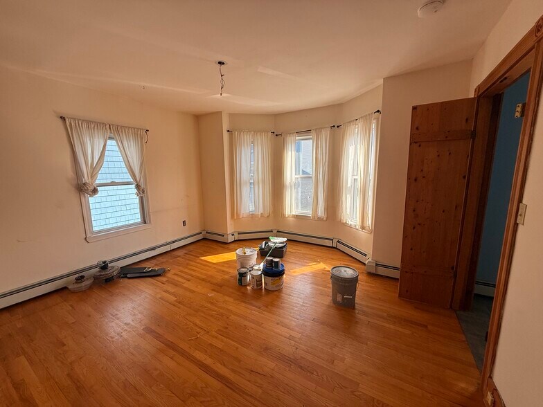 Primary Photo - 54 Rossmore Rd