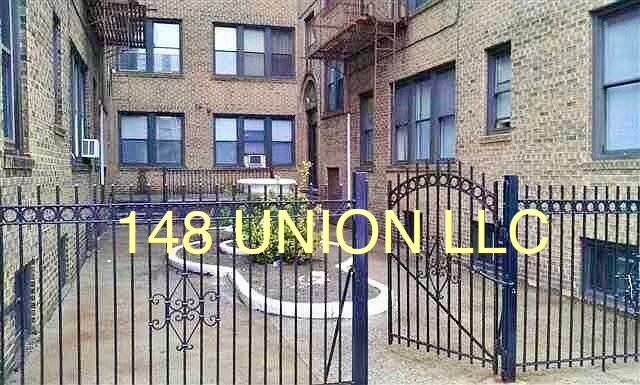 Building Photo - 148 37th St