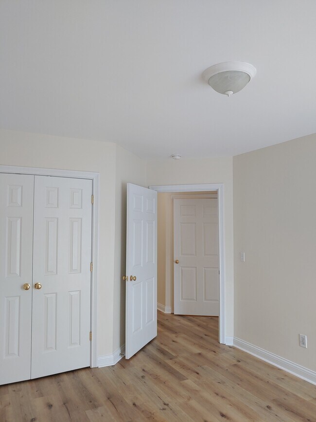 BEDROOM 2 - 107 Manor Dr