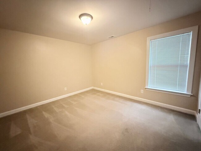 Building Photo - 4073 Landover Ln