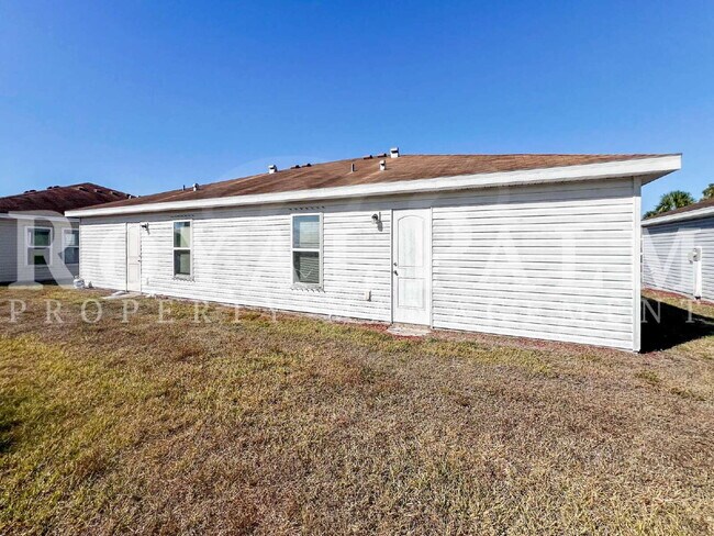 Building Photo - 3BR/2BA Duplex in Vistanna Villas | Garage + Resort Pool!