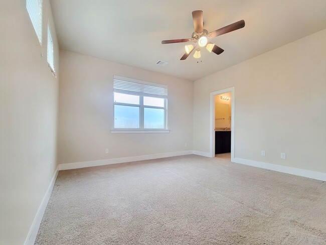 Building Photo - Gorgeous 3 BR/2.5 BA Single-Family Home in...