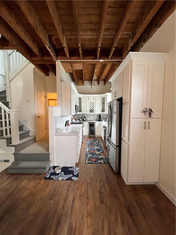 Building Photo - 45 Ayrault St