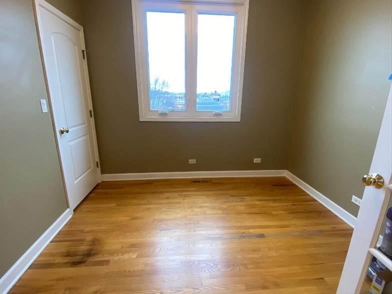 Building Photo - 7153 W Irving Park Rd