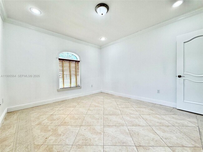 Building Photo - 5023 NW 94th Doral Pl