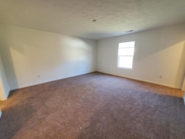 Building Photo - 15 Clinchfield Ct